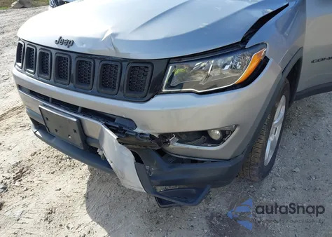 2021 Jeep Compass Latitude 4X4 z USA, uszkodzony, nr VIN 3C4NJDBBXMT544491